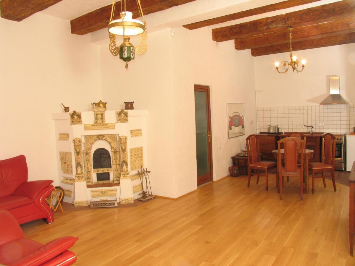 Guest house Casa Rozelor 4*